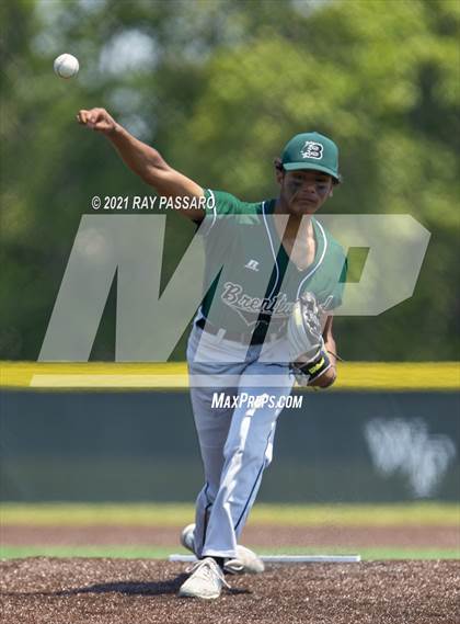 Thumbnail 1 in Brentwood vs William Floyd photogallery.