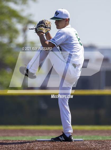 Thumbnail 1 in Brentwood vs William Floyd photogallery.