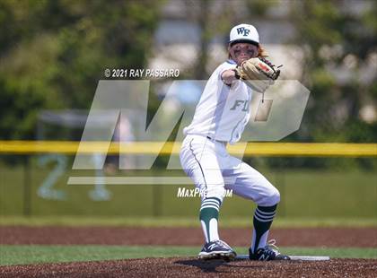 Thumbnail 2 in Brentwood vs William Floyd photogallery.