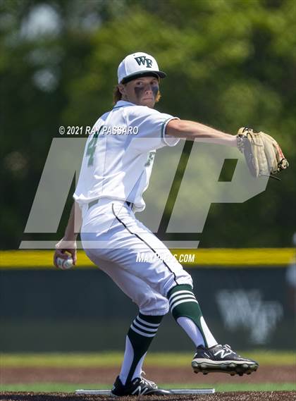 Thumbnail 1 in Brentwood vs William Floyd photogallery.