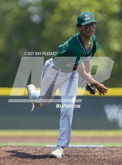 Thumbnail 2 in Brentwood vs William Floyd photogallery.