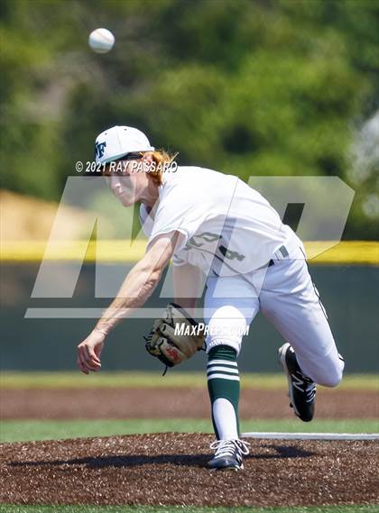 Thumbnail 1 in Brentwood vs William Floyd photogallery.