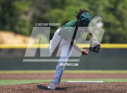 Thumbnail 1 in Brentwood vs William Floyd photogallery.