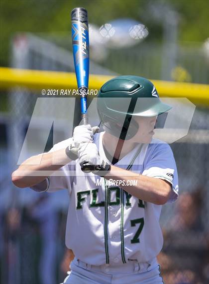 Thumbnail 2 in Brentwood vs William Floyd photogallery.
