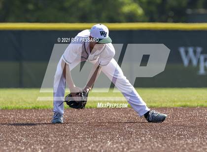 Thumbnail 1 in Brentwood vs William Floyd photogallery.