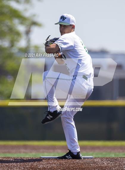 Thumbnail 2 in Brentwood vs William Floyd photogallery.