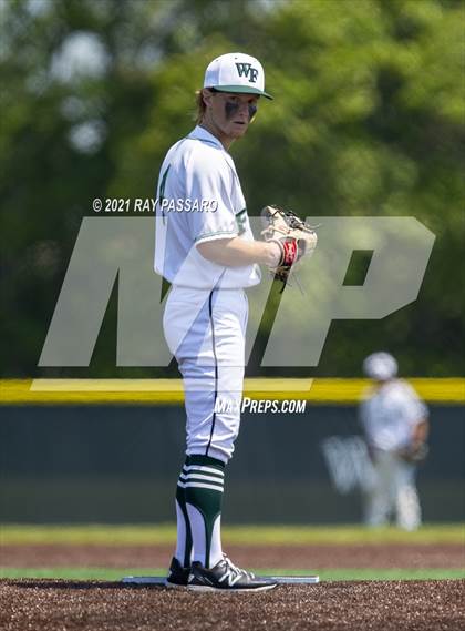 Thumbnail 3 in Brentwood vs William Floyd photogallery.