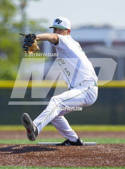 Thumbnail 1 in Brentwood vs William Floyd photogallery.