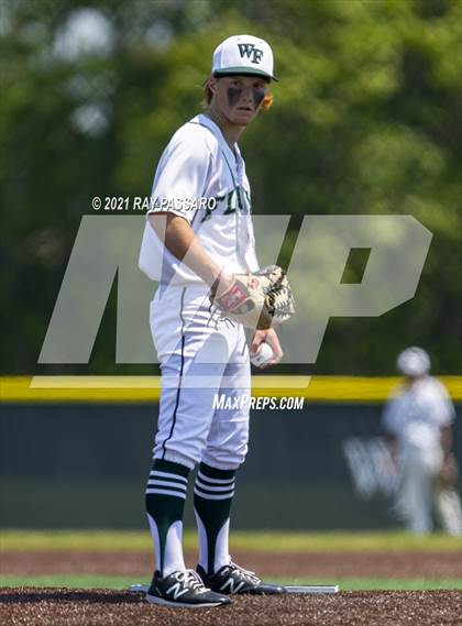 Thumbnail 2 in Brentwood vs William Floyd photogallery.