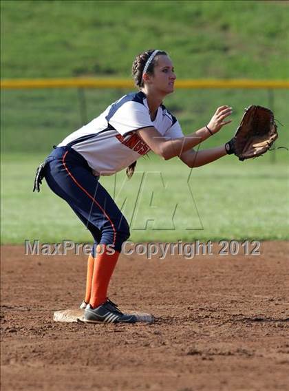 Thumbnail 2 in Roane County vs Gibbs (Foothills Classic) photogallery.