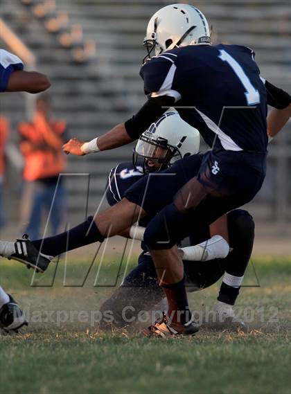 Thumbnail 2 in St. Genevieve vs. Hamilton photogallery.