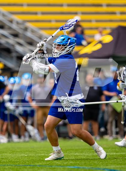 Thumbnail 1 in St. Ignatius vs. St. Xavier (OHSAA Division 1 Final) photogallery.