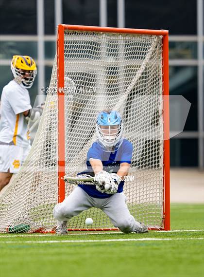 Thumbnail 2 in St. Ignatius vs. St. Xavier (OHSAA Division 1 Final) photogallery.