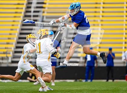 Thumbnail 1 in St. Ignatius vs. St. Xavier (OHSAA Division 1 Final) photogallery.