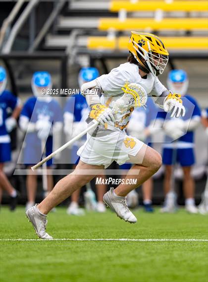 Thumbnail 1 in St. Ignatius vs. St. Xavier (OHSAA Division 1 Final) photogallery.