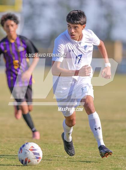 Thumbnail 1 in JV: Hoggard @ Jack Britt photogallery.