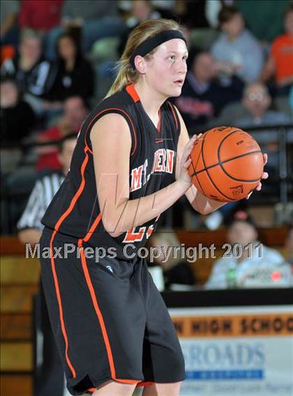Thumbnail 2 in Mt. Vernon vs Marion  (Regional Semifinal) photogallery.