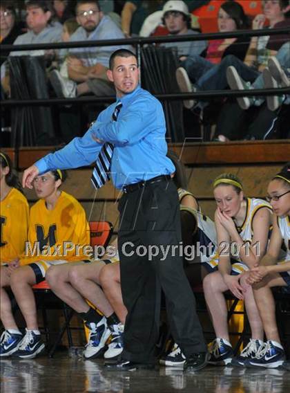 Thumbnail 2 in Mt. Vernon vs Marion  (Regional Semifinal) photogallery.