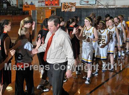 Thumbnail 2 in Mt. Vernon vs Marion  (Regional Semifinal) photogallery.