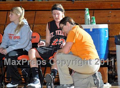 Thumbnail 1 in Mt. Vernon vs Marion  (Regional Semifinal) photogallery.