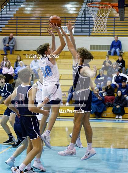 Thumbnail 2 in Garrett @ Woodlan photogallery.