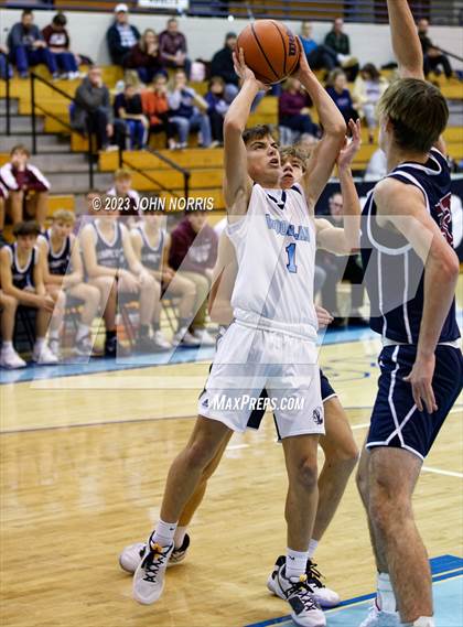 Thumbnail 1 in Garrett @ Woodlan photogallery.