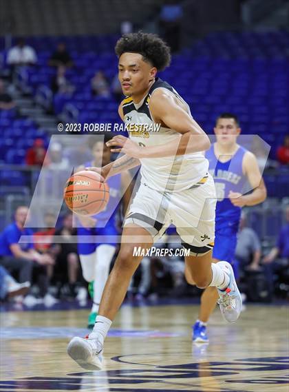 Thumbnail 1 in Lytle vs. Childress (UIL 3A Basketball State Semifinal) photogallery.