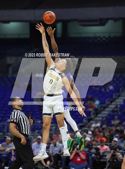 Thumbnail 2 in Lytle vs. Childress (UIL 3A Basketball State Semifinal) photogallery.