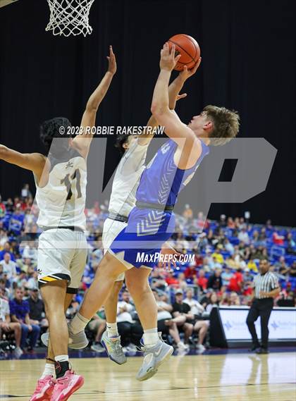 Thumbnail 1 in Lytle vs. Childress (UIL 3A Basketball State Semifinal) photogallery.