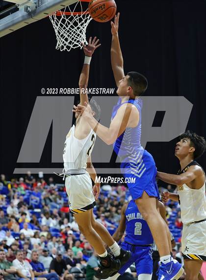 Thumbnail 2 in Lytle vs. Childress (UIL 3A Basketball State Semifinal) photogallery.