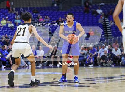 Thumbnail 2 in Lytle vs. Childress (UIL 3A Basketball State Semifinal) photogallery.