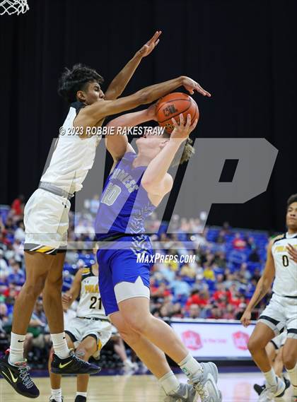 Thumbnail 2 in Lytle vs. Childress (UIL 3A Basketball State Semifinal) photogallery.