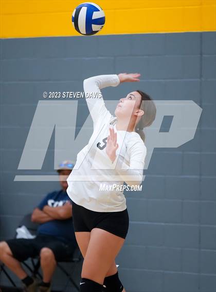Thumbnail 1 in Douglas vs Glendale Prep photogallery.