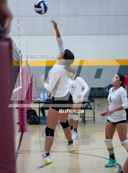 Thumbnail 2 in Douglas vs Glendale Prep photogallery.