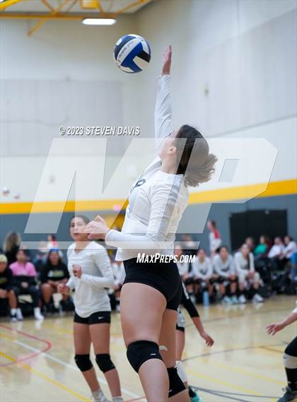 Thumbnail 2 in Douglas vs Glendale Prep photogallery.