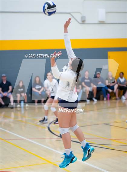 Thumbnail 2 in Douglas vs Glendale Prep photogallery.