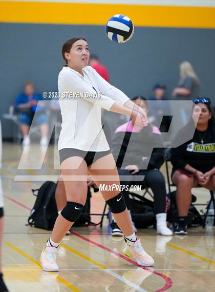 Thumbnail 2 in Douglas vs Glendale Prep photogallery.