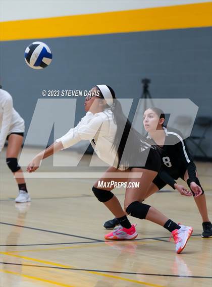 Thumbnail 2 in Douglas vs Glendale Prep photogallery.