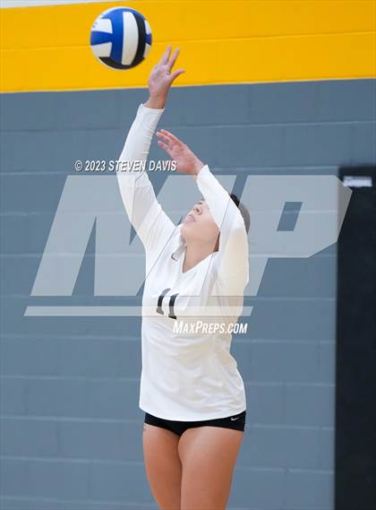 Thumbnail 3 in Douglas vs Glendale Prep photogallery.