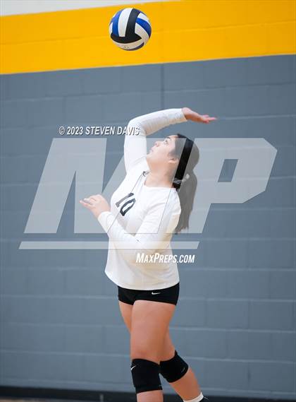 Thumbnail 1 in Douglas vs Glendale Prep photogallery.