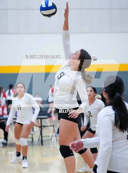 Thumbnail 2 in Douglas vs Glendale Prep photogallery.