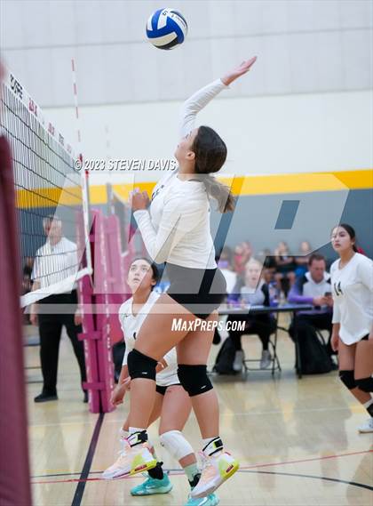 Thumbnail 2 in Douglas vs Glendale Prep photogallery.