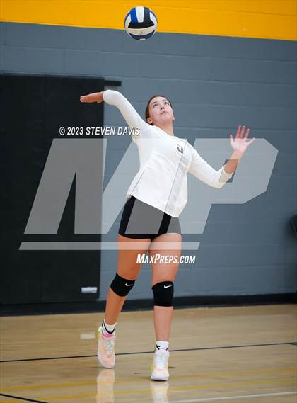 Thumbnail 2 in Douglas vs Glendale Prep photogallery.
