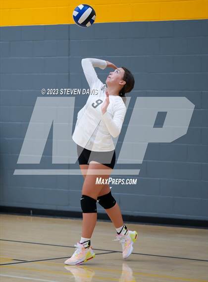 Thumbnail 3 in Douglas vs Glendale Prep photogallery.