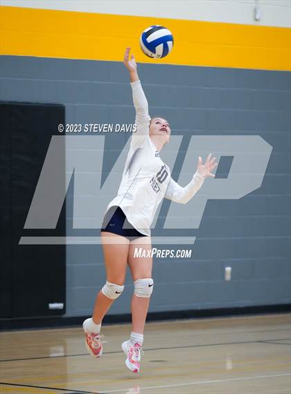 Thumbnail 3 in Douglas vs Glendale Prep photogallery.