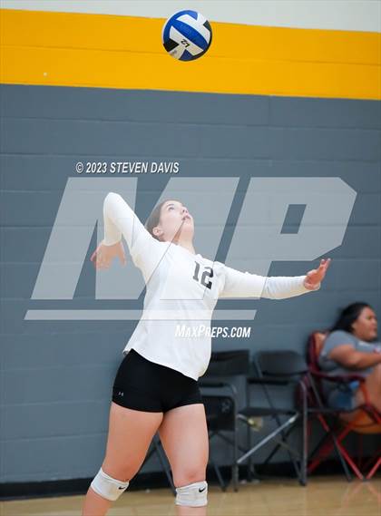 Thumbnail 3 in Douglas vs Glendale Prep photogallery.