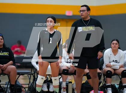 Thumbnail 1 in Douglas vs Glendale Prep photogallery.