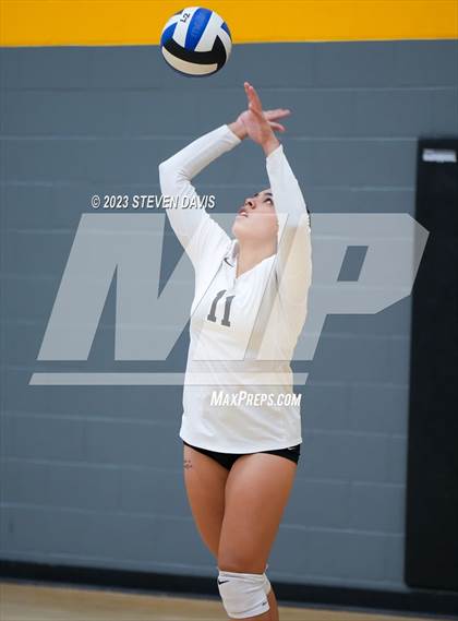 Thumbnail 3 in Douglas vs Glendale Prep photogallery.