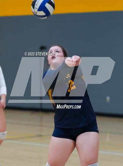 Thumbnail 2 in Douglas vs Glendale Prep photogallery.
