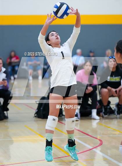Thumbnail 3 in Douglas vs Glendale Prep photogallery.